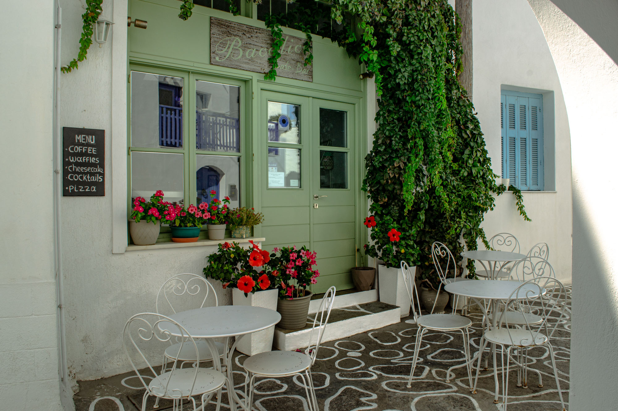 terasă în plaka, insula milos