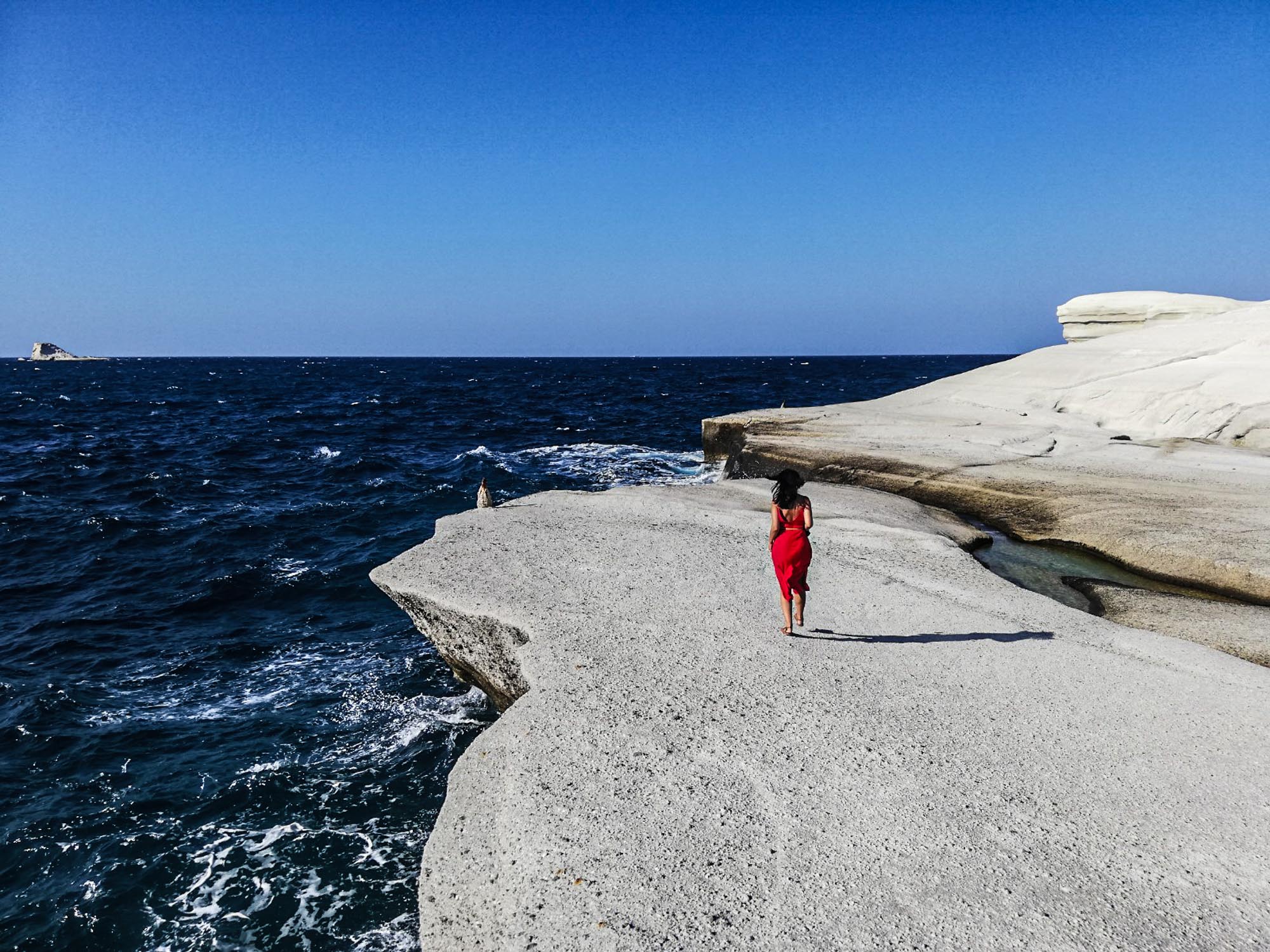 plaja sarakiniko pe insula milos, grecia