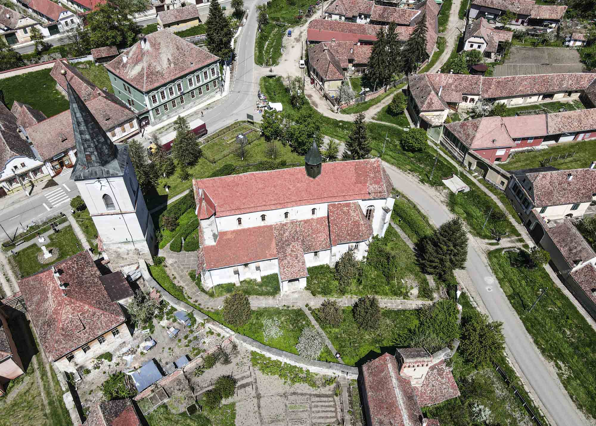 sate din transilvania biserica fortificata richis