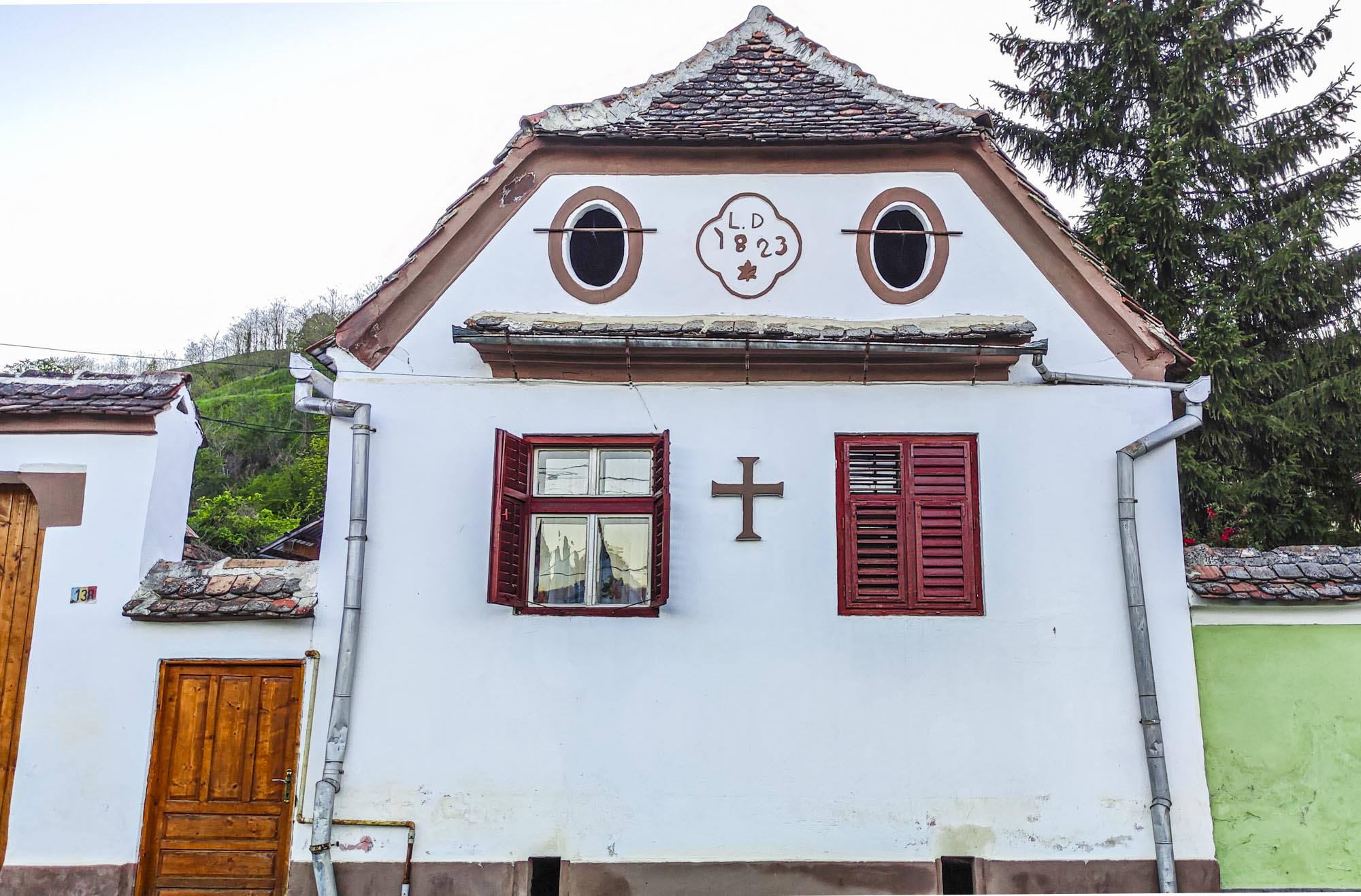 sate din transilvania casa saschiz